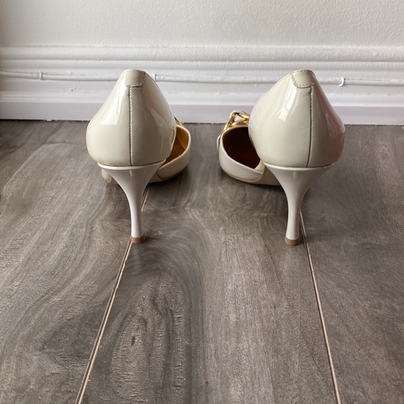 Women’s Guess by Marciano Fortuna ivory heels - Picture 4 of 13